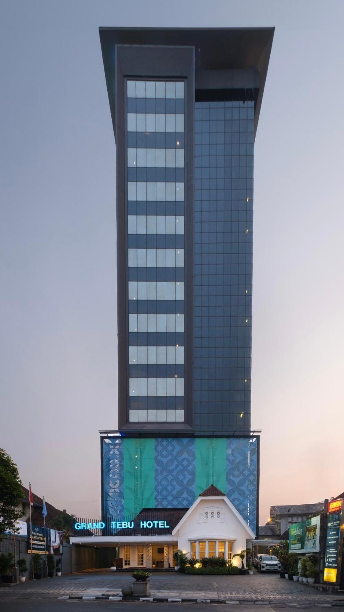 Hotel Grand Tebu