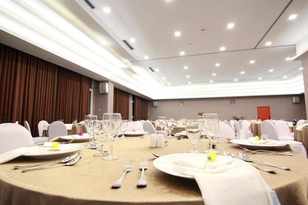 Hotel Grand Tebu